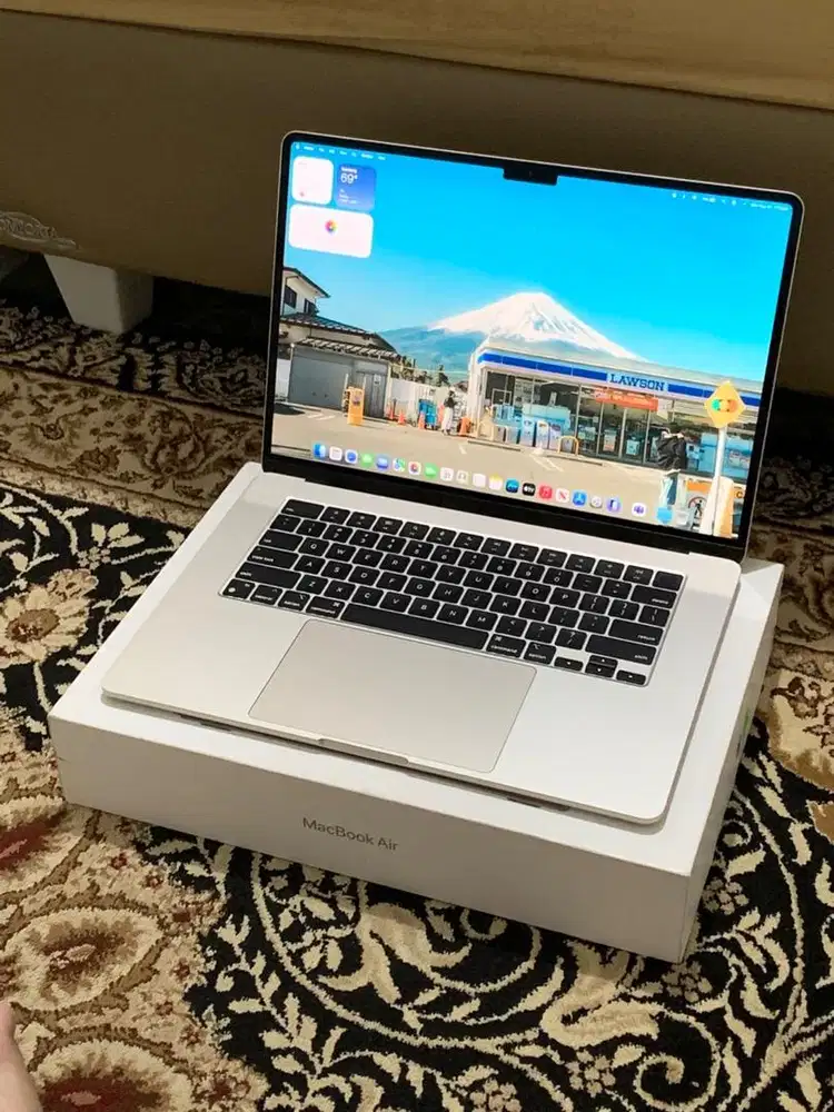 MacBook Air 2024 M3 15 inch 8/256
