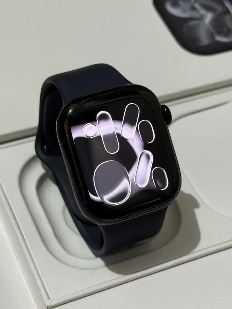 Apple Watch Series 11 42mm Jet Black Fullset Garansi On (Oktober 2026)