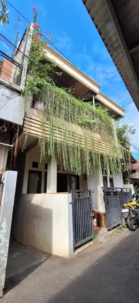 DIJUAL RUMAH 2 Lantai cijantung pasar rebo