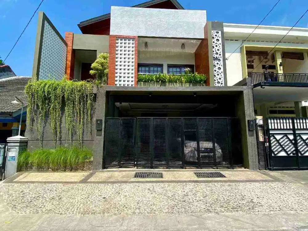 RUMAH MEWAH LUX EKLUSIF 2 LANTAI - STRATEGIS DI DEKAT JOGJABAY WEDOMARTANI NGEMPLAK SLEMAN