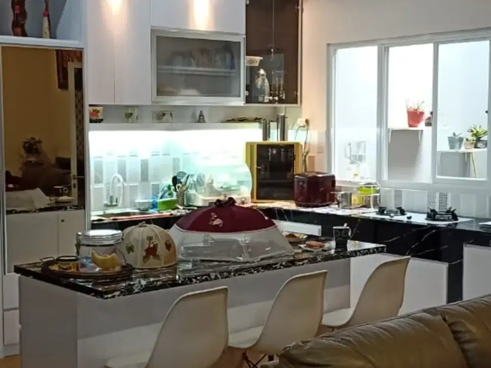 Dijual Rumah Harga BU Nyaman Asri Ada Taman di Joglo Jakarta Barat