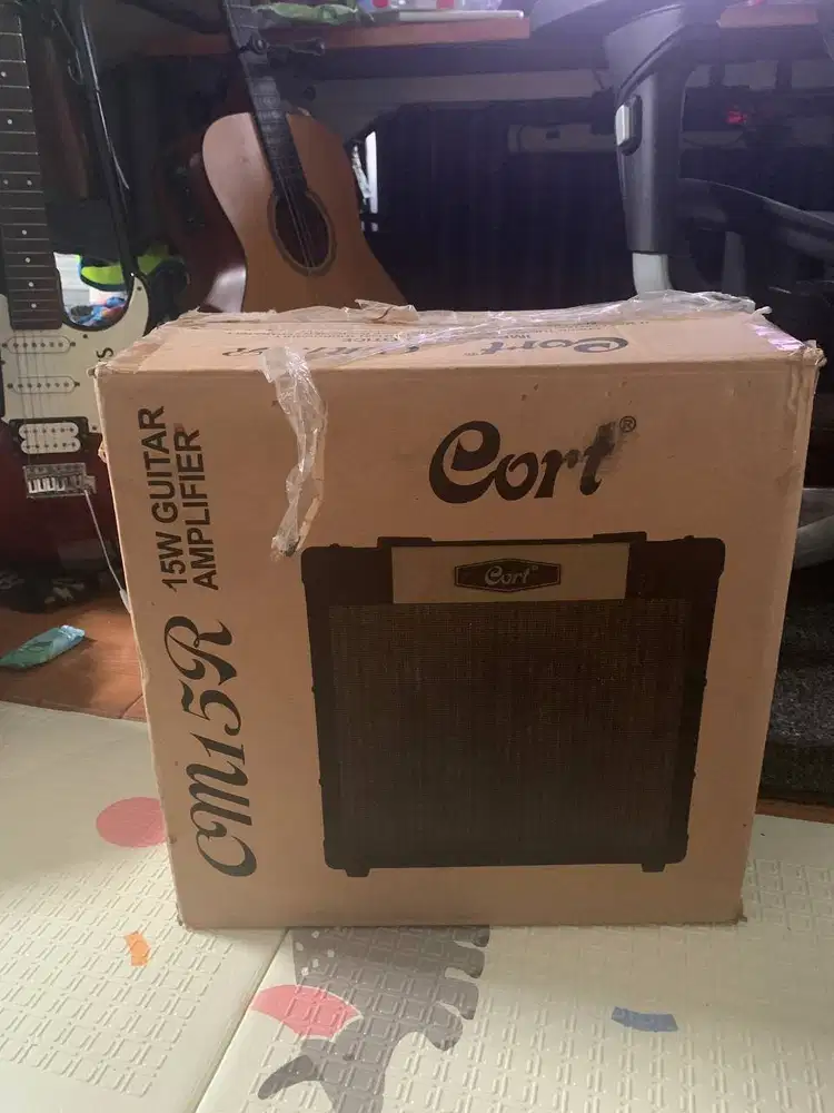 Jual Ampli Guitar CORT CM15R Merah [Mulus baru dipake beberapa kali]