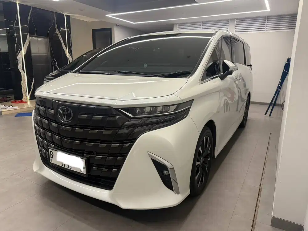 Toyota Alphard G 2025 LIKE NEW white putih bu Alphard low km 2024/2026