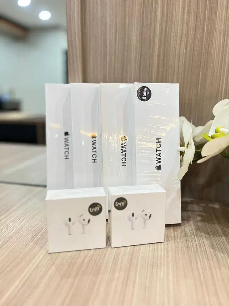 AIRPODS & APPLEWATCH BRANDNEW