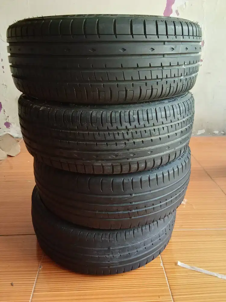 Ban Accellera PHI R 165 40 R17