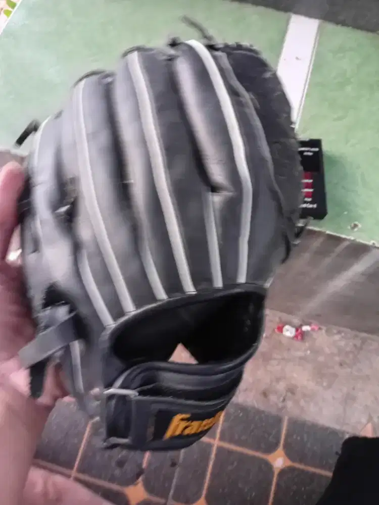Sarung tangan baseball