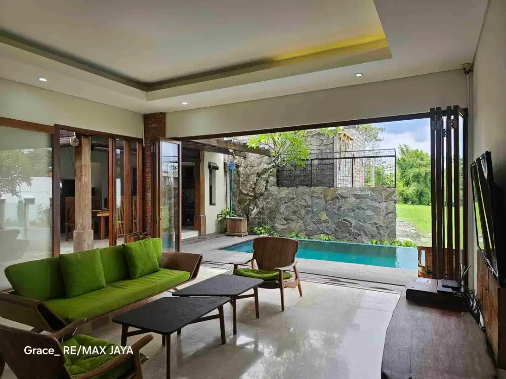 Artistik Modern Tropikal Villa di Area Semer Kuta