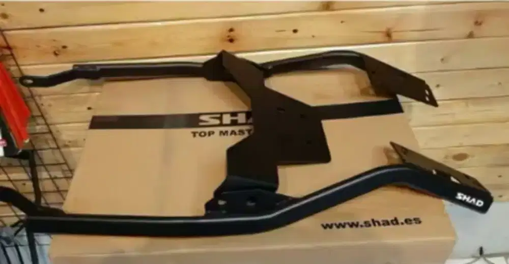 Dijual breket top box XSR 155 merk SHAD