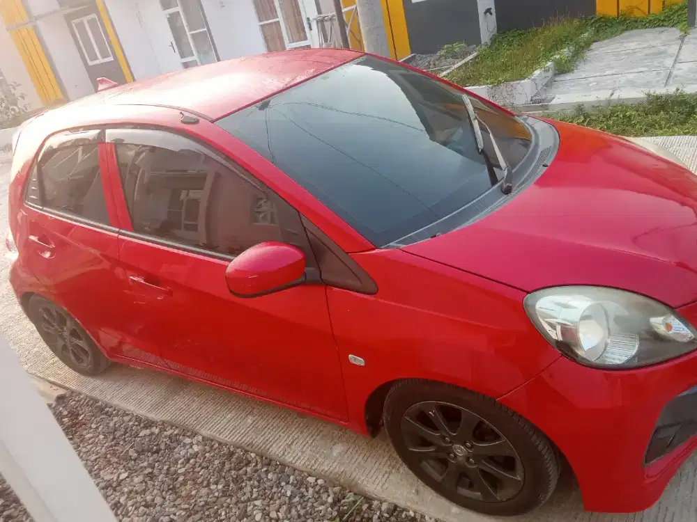 Jual atau over kredit Honda Brio 2015