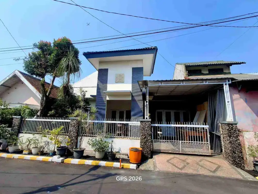 Rumah Second 2 Lantai Bagus Tenhah Kota
