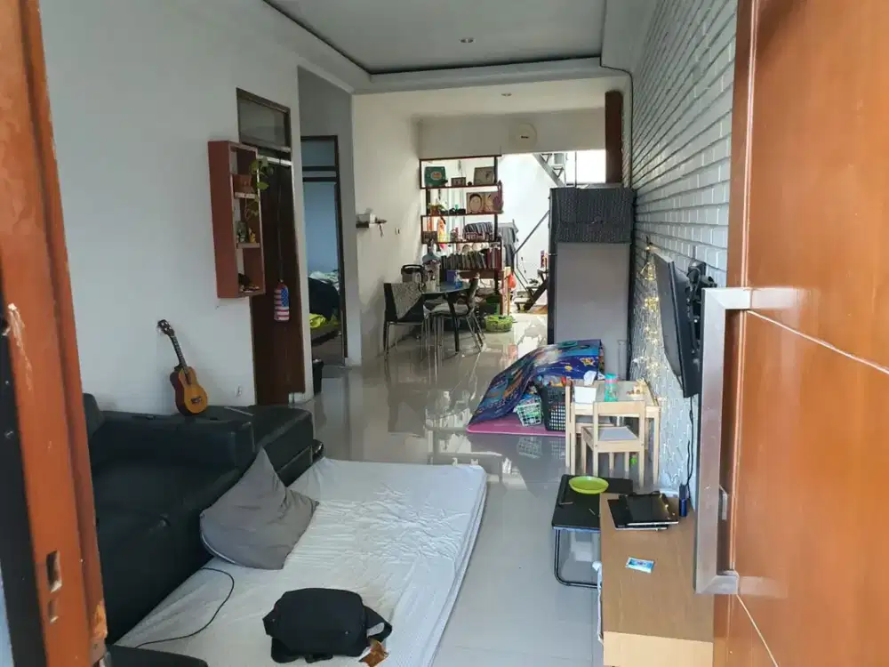 Rumah Nyaman Siap Huni di Taman Holis Indah