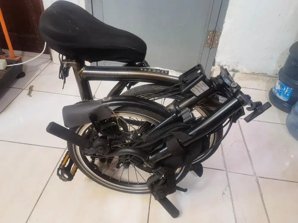 Sepeda brompton