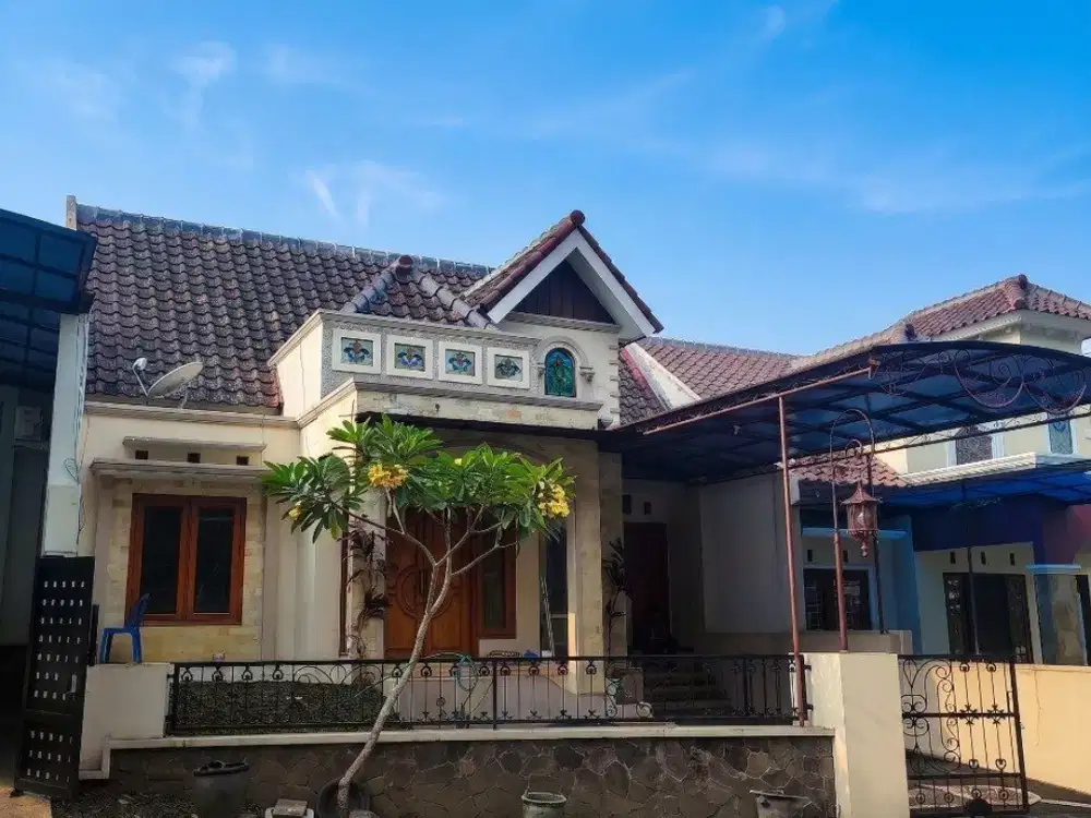 Rumah Semi Mediteran Di Villa Puncak Tidar, Malang