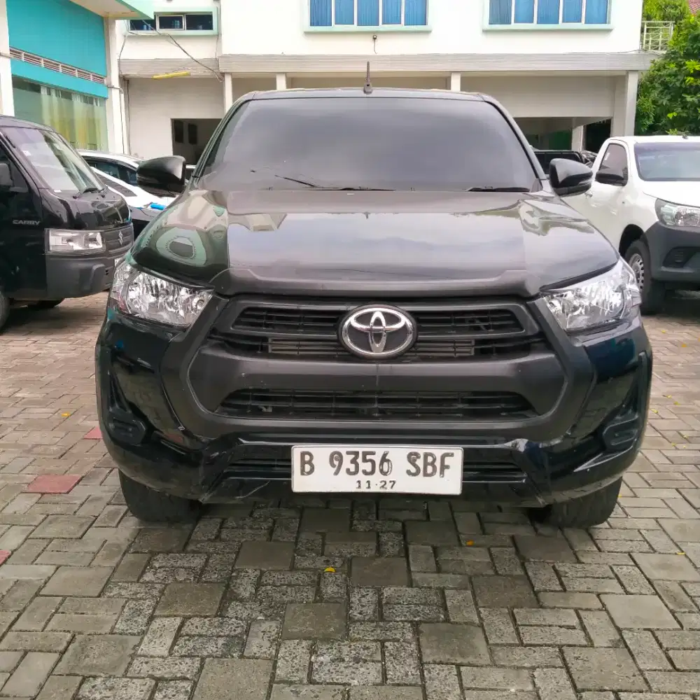 TOYOTA HILUX DC E 2.4 4X4 MT 2022