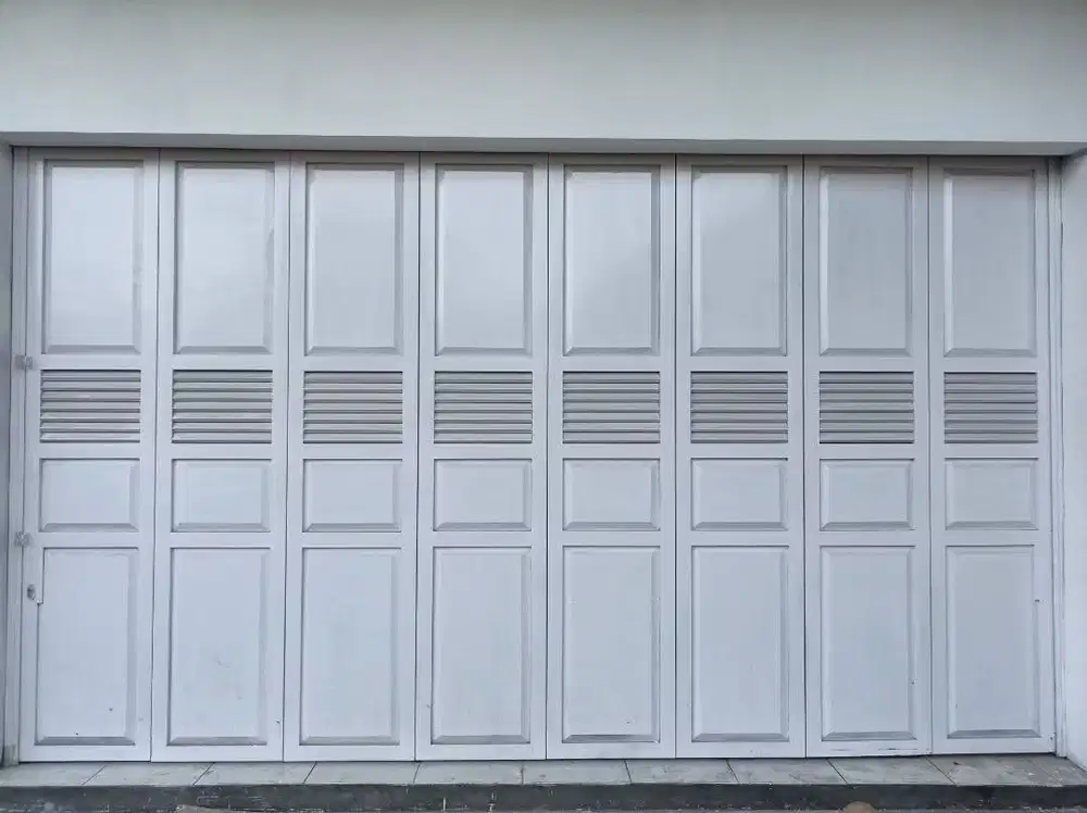 Pintu garasi handerson toko