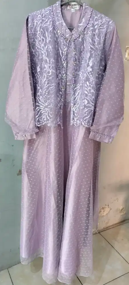 Dress brukat tile
