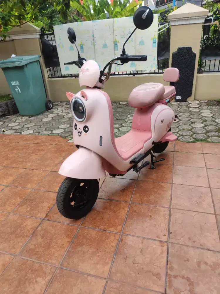 Sepeda listrik nuv nyra S2 pink