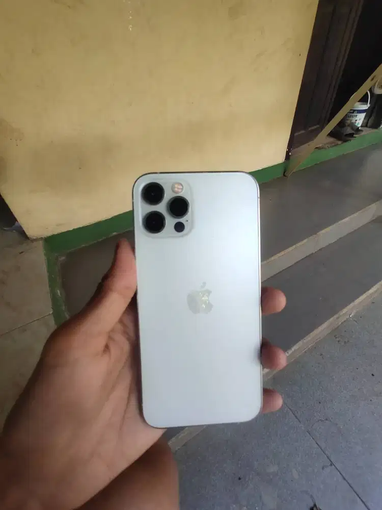 Iphone 12 pro 256 inter LLA