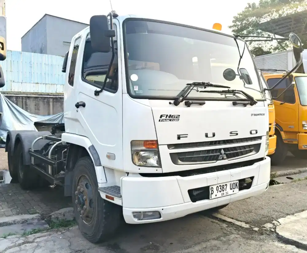 12ribuKM MURAH Mitsubishi Fuso tronton 6x4 tractor head 2021 trailer