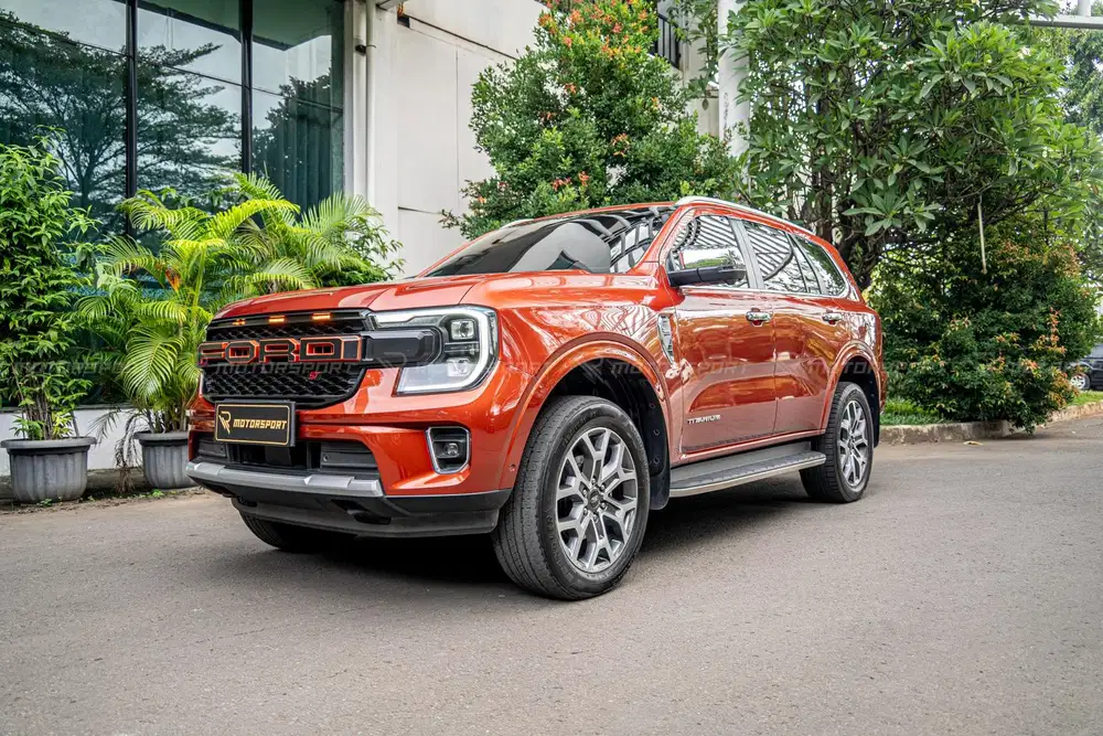 Ford Everest Titanium 2024 4x4 low km record