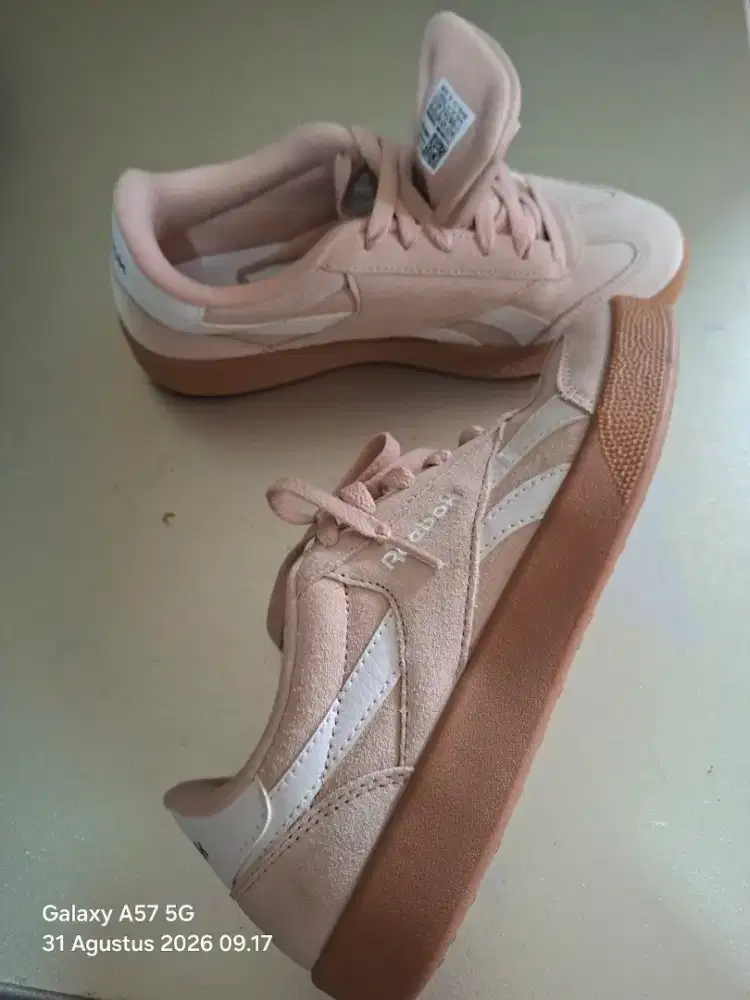 SEPATU REEBOK SMASH EDGE WOMEN