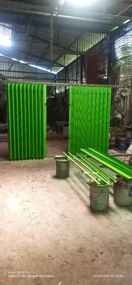 pintu harmonika