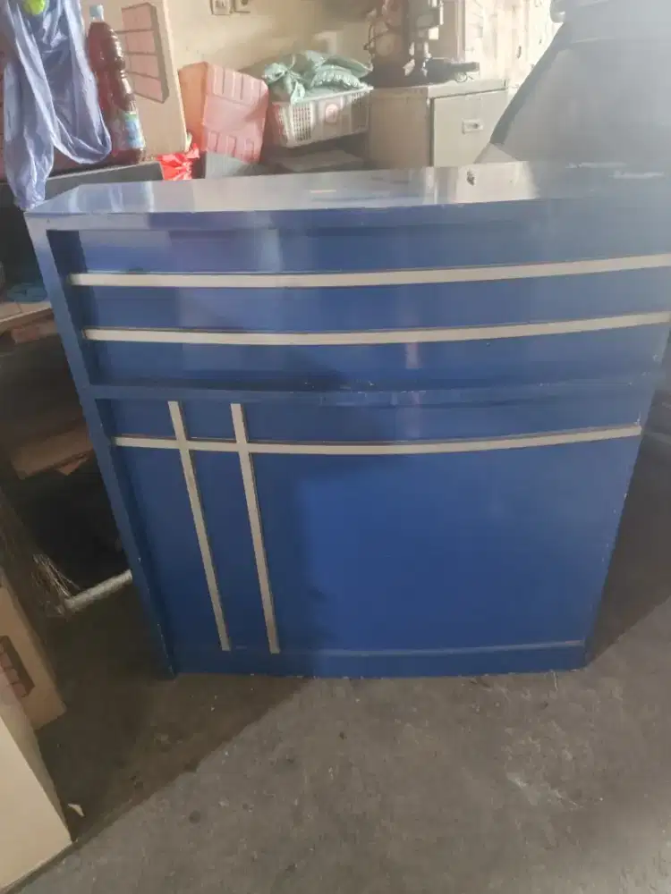 Bu meja kasir 3 laci dan desk