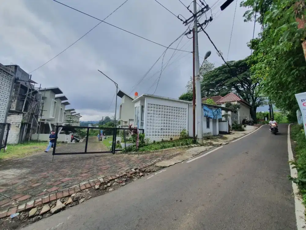 Villa Modern Kota Batu Dekat Destinasi Wisata Favorit