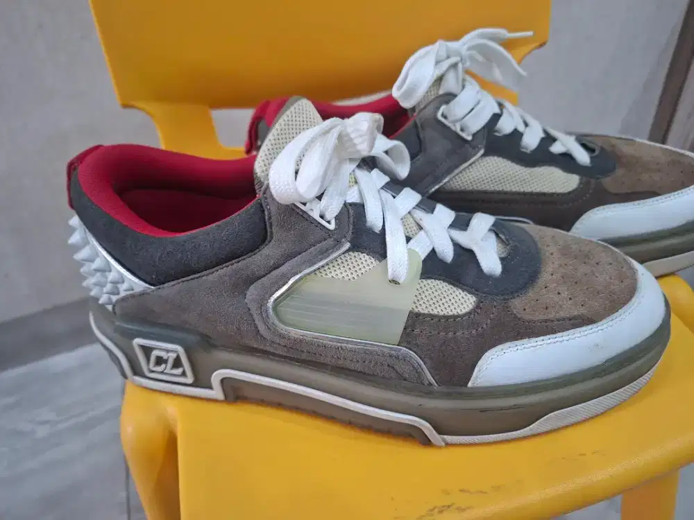 Sepatu Christian Loubottin (like new)