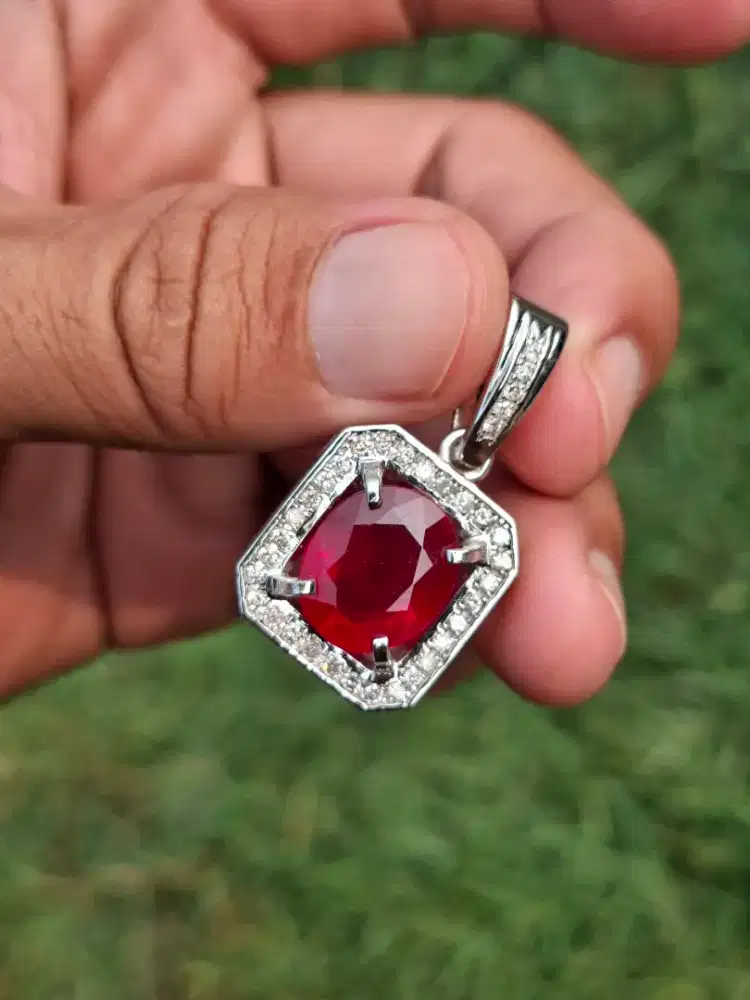 Mata kalung liontin merah Ruby Berlian