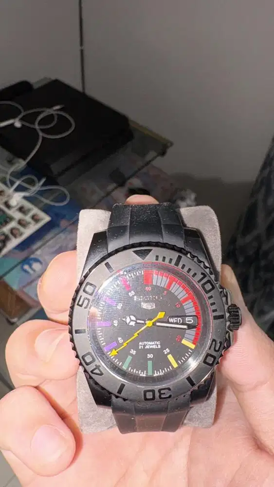 jam Seiko MOD black red purple