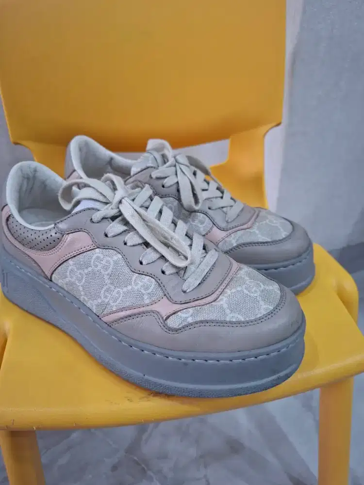 Sepatu GUCCI (like new)