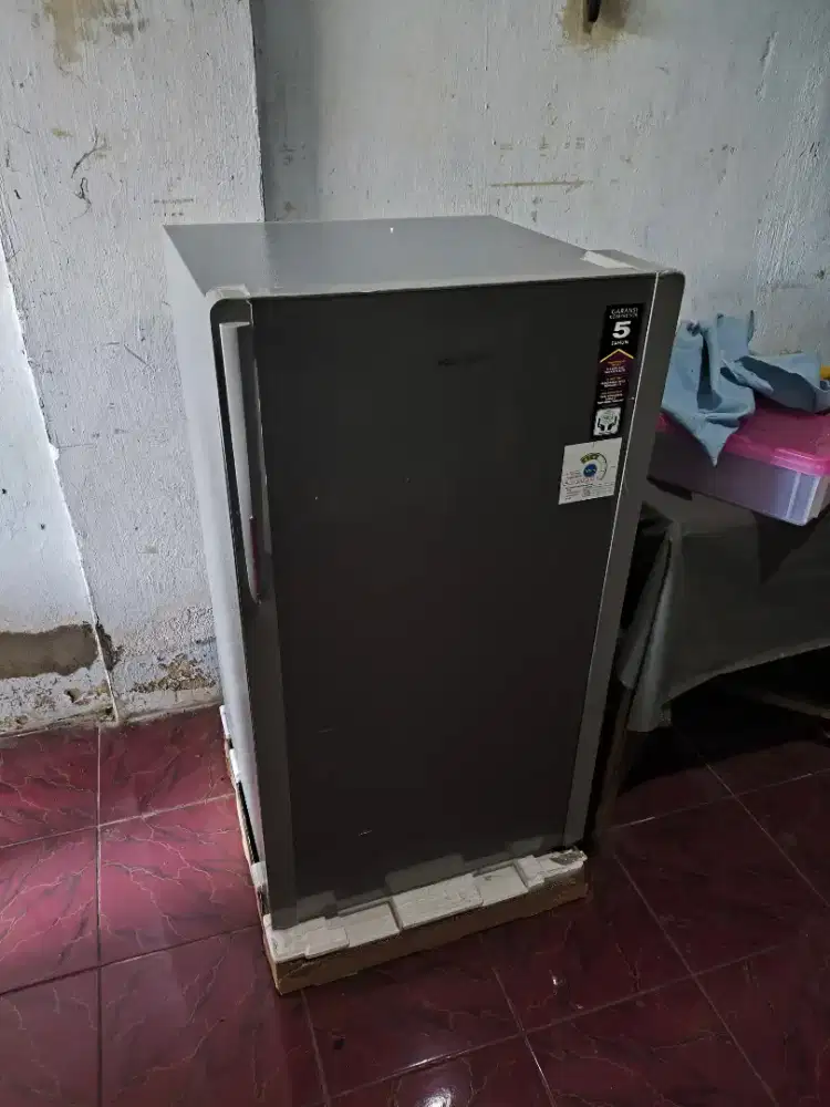 kulkas polytron
