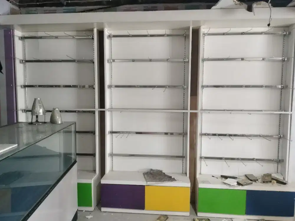 Jual lemari pajangan gantungan akdessories