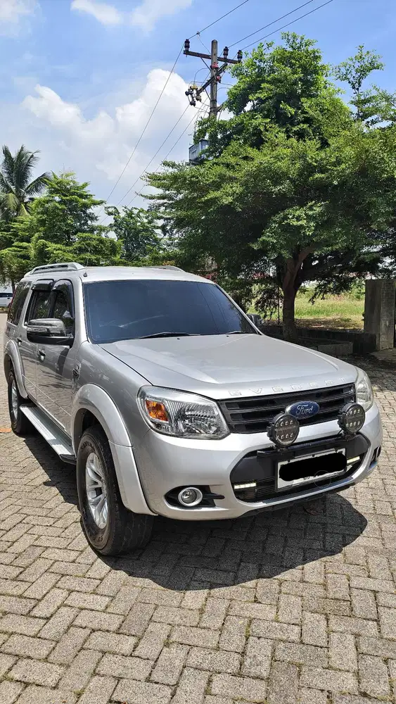 Ford Everest XLT 2.5L MT 2014 Silver