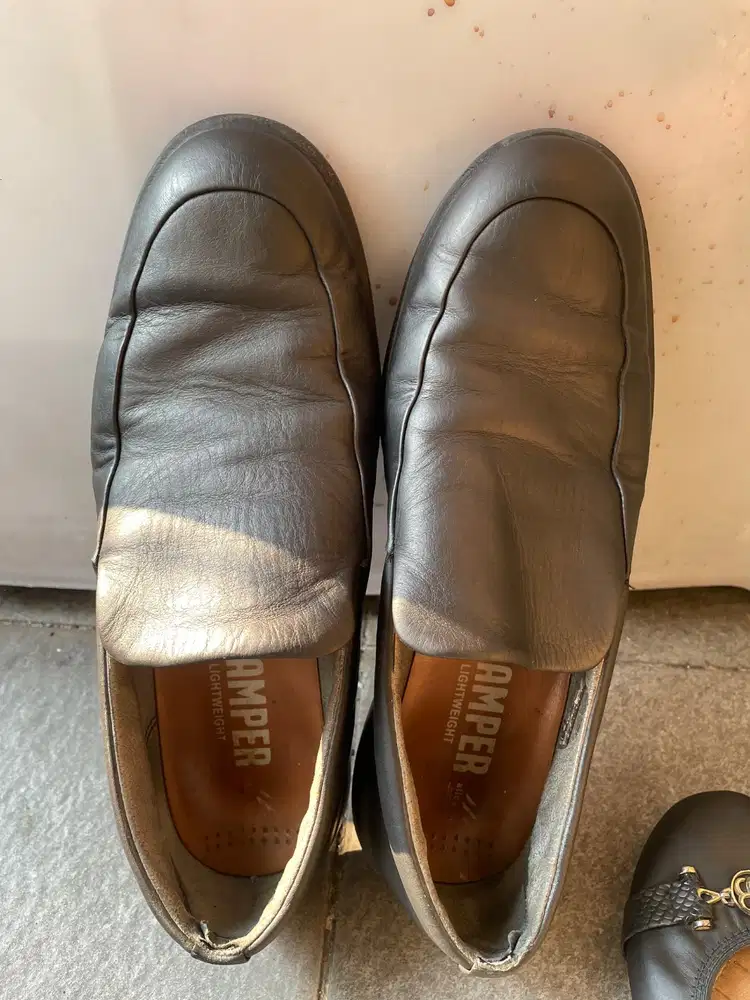 Sepatu Camper kulit