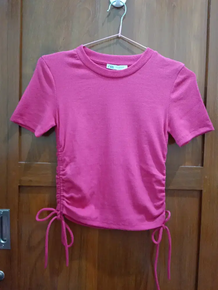 Crop top knit Zara warna pink fushia