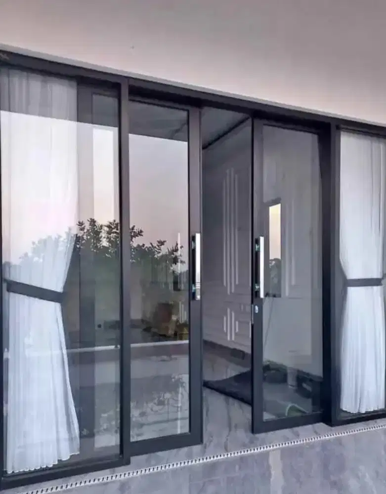 Pintu kaca aluminium