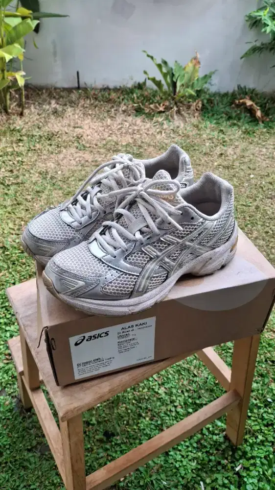 Sepatu Cewek Asics GEL 1130 (1202A164-107) - Size 39
