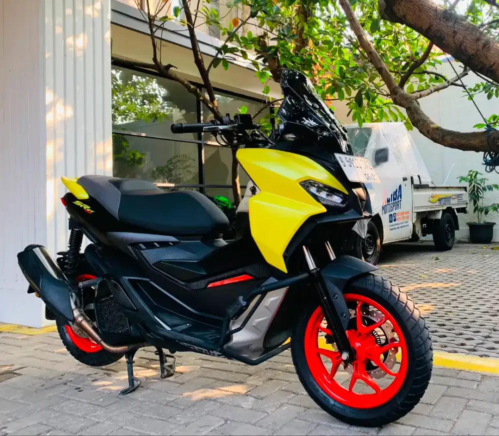 Aprilia SR GT 200