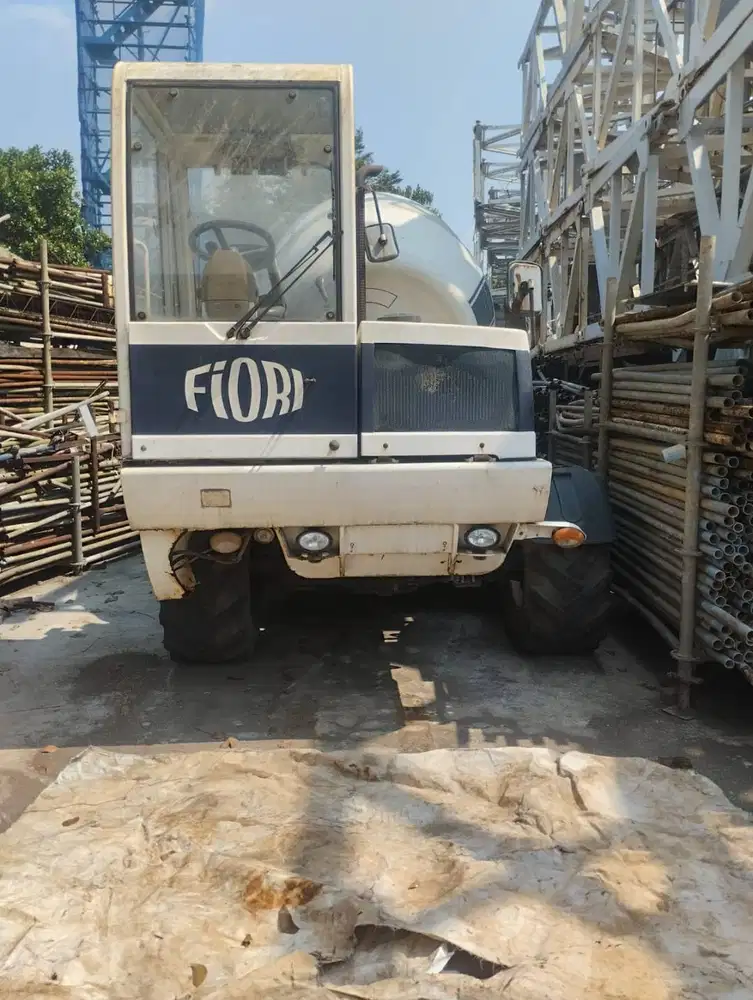 Self-Loading Mixer Concrete, Merk Fiori, Type DB 460 (Used)