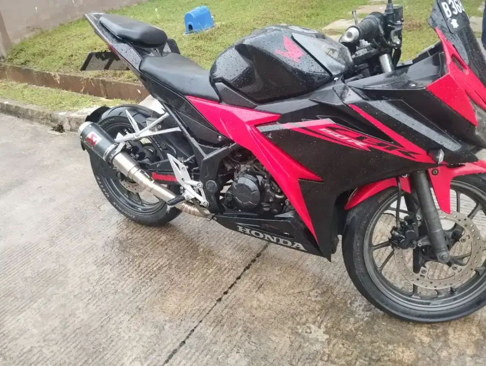 Motor Honda CBR 150CC