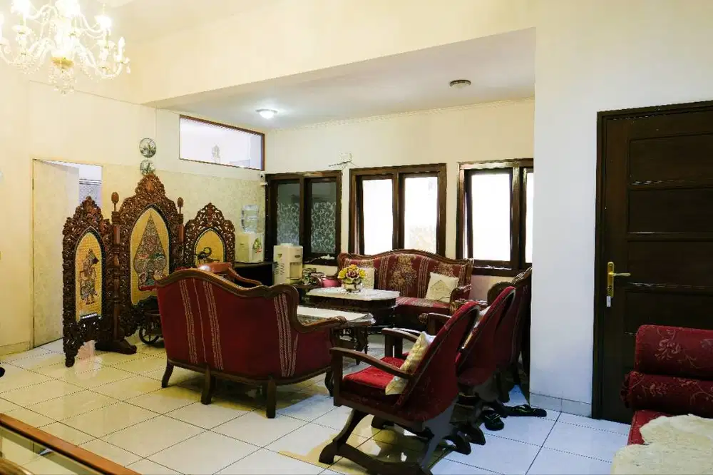 Dijual Rumah Semi Furnished di Sayap Jalan Riau Bandung