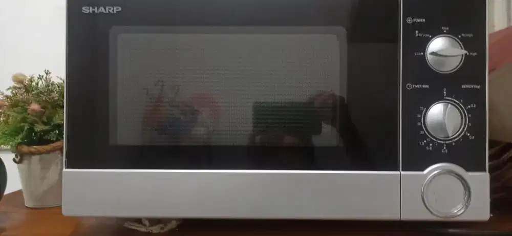 Microwave Sharp R21DO