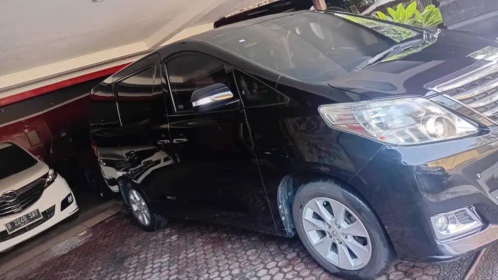 Di jual toyota alphard tipe V6 KM 38000
