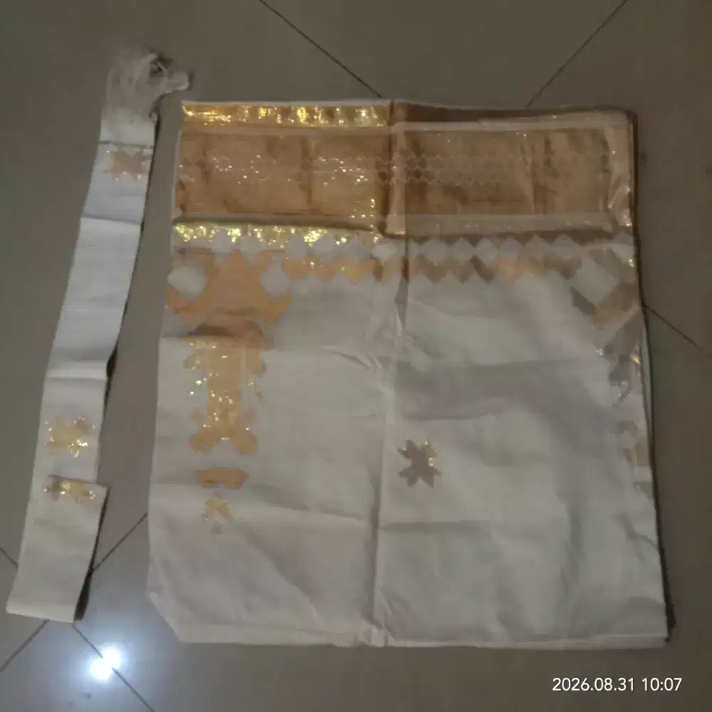 Jual sarung sutra mandar benang emas