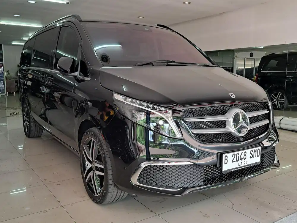 [ LOW KM ] MERC BENZ V250 AVG LONG BENSIN 2023 REG 2024