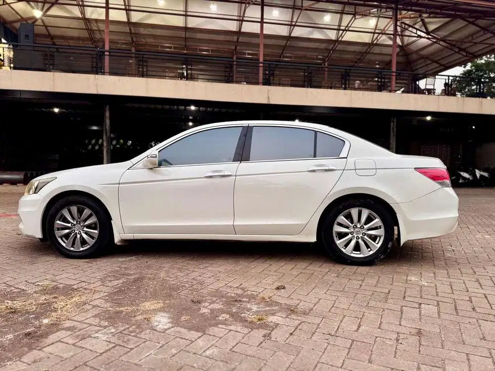 Honda Accord 2011 Bensin