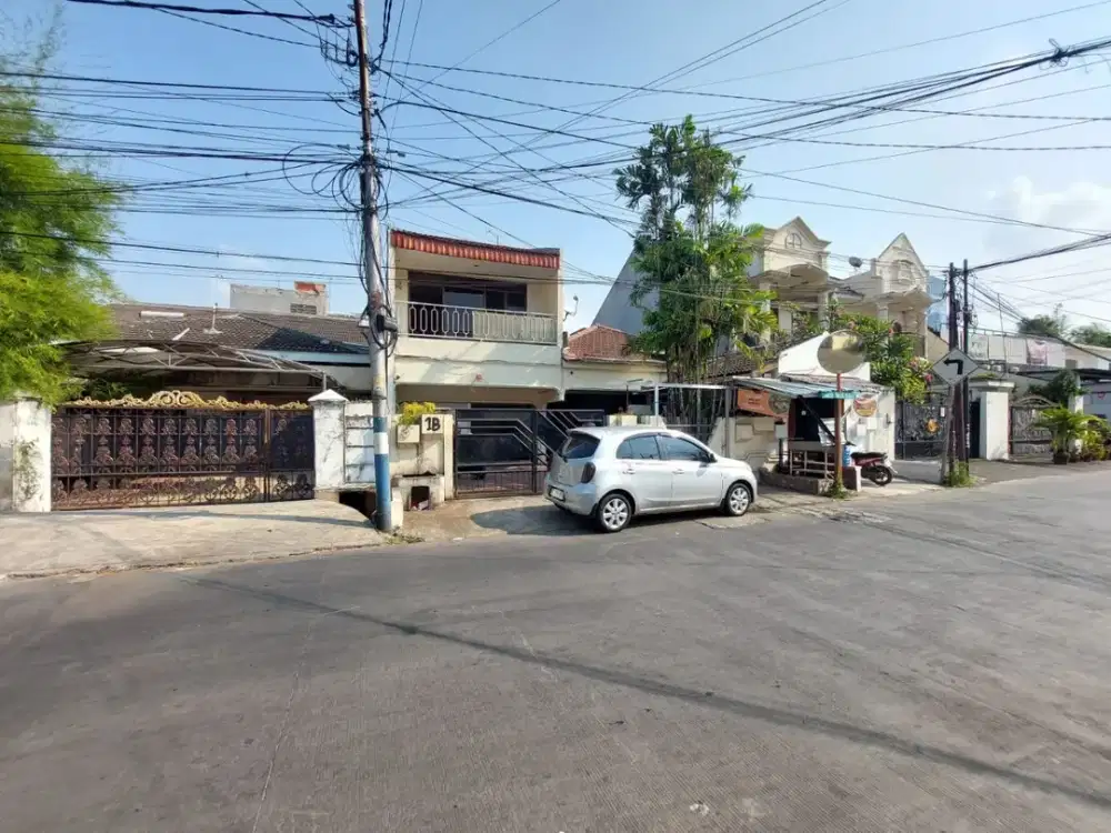 Rumah 2 Lantai Cantik Banyak Kamar Lokasi Strategis Cocok untuk Kos/Tempat Usaha di Pulomas Jakarta Timur