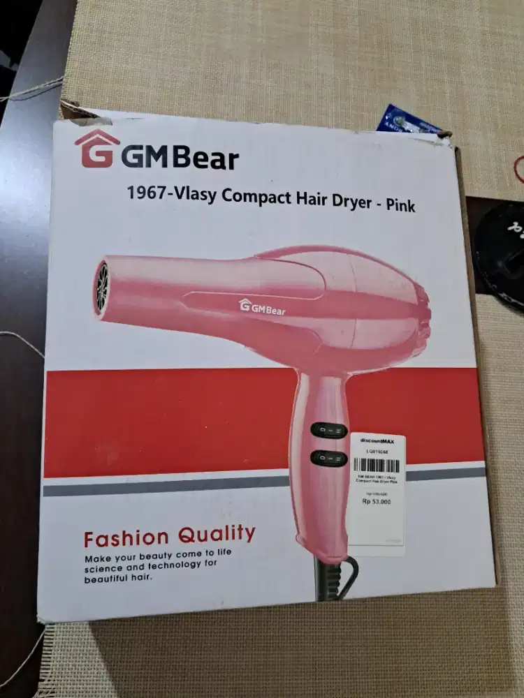 Pengering rambut/ hair dryer masih baru belum pakai
